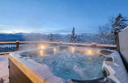 3BR+Loft Modern Mountain Retreat w Hot Tub - Foto 2