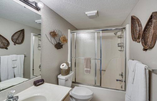 Lakefront Osage Beach Abode w/ Grill & Pool Access - Foto 14