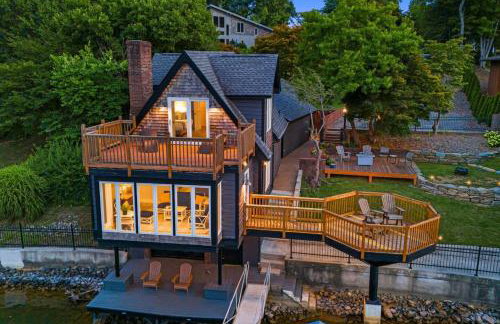 North Shore Lake - Lakefront Escape, Dock Access and Mountain Views! - Photo 5