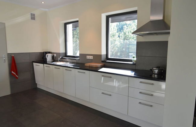 Modern Villa With Sauna, Right Next to the Lake - Photo 9