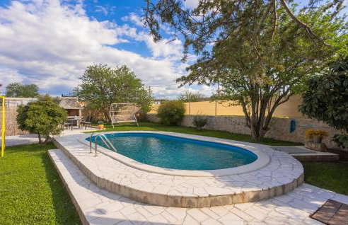 3 Bedroom Lovely Apartment In Sibenik - Photo 12