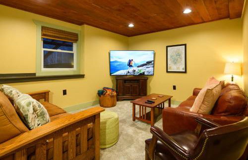 Secluded Lodge - Hot Tub, Views, Arcade - Foto 22