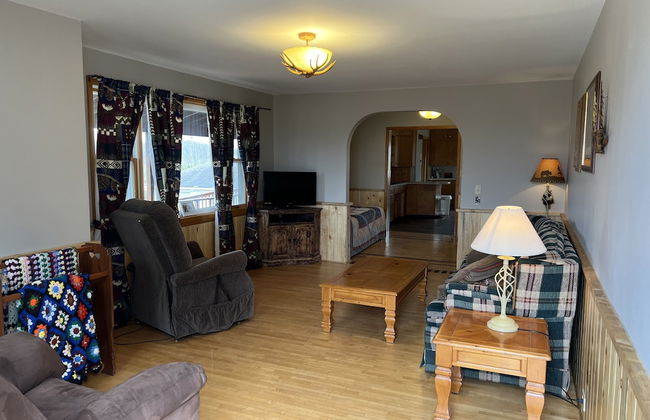 Sunset Pines Resort - Photo 13