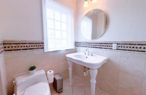 Family-Friendly 4 Bed 3 Bath Downtown Delight - Foto 23