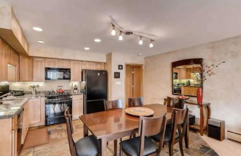 Best location in the heart of lions head, Ski lockers, jacuzzi and pool - Photo 14