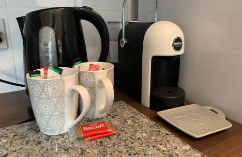 Beautifully Styled 2BR Home with Garden - Foto 7