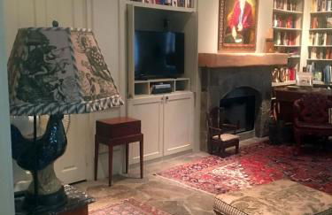 Elegant French Patio Home with Private Pool - Foto 18