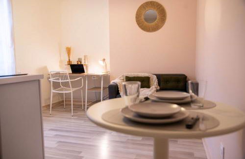 Le Jaude, T2 rénové Centre ville I WIFI Confort et cosy - Foto 12