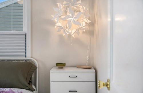 Bright & Stylish 4BR Spot - Close to Downtown Fun - Foto 32