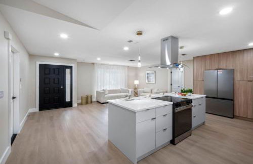 Luxe Getaway w Pool, Games & Fun Vibes - Foto 17