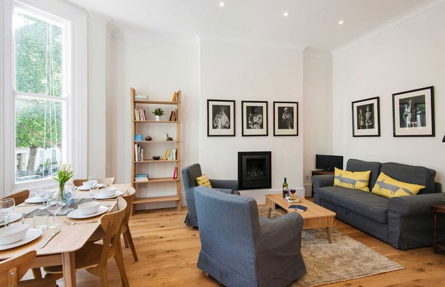 The Stunning Philbeach Garden Apartment - Photo 14