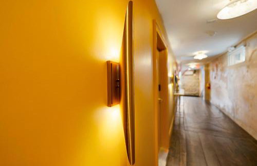 Opulent Loft on Main St -Walk to Stone Mtn Park! - Foto 6