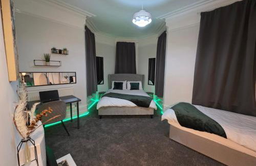 Spacious - Free Parking - Sleeps 6 - M20-FolkestoneCentralStation - Foto 58