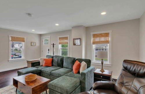 Charming Family Saratoga Home Walk to Track & Downtown - Photo 6