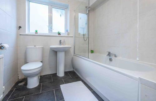 Beautiful, Peaceful, 5 Bedroom home with Hot Tub! - Foto 70