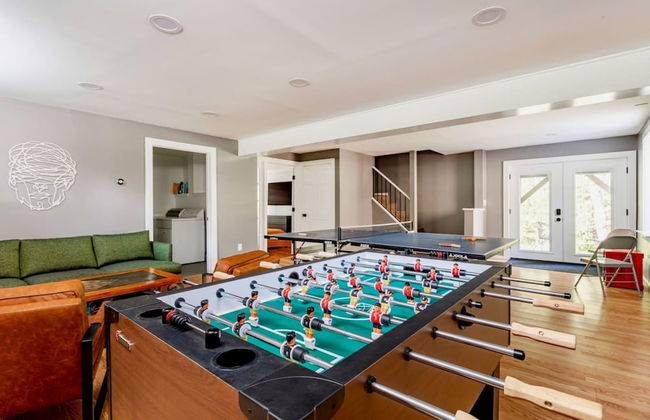 Family Fun Oasis Hot Tub Steam Room Pool Stream Firepit Games - Foto 5