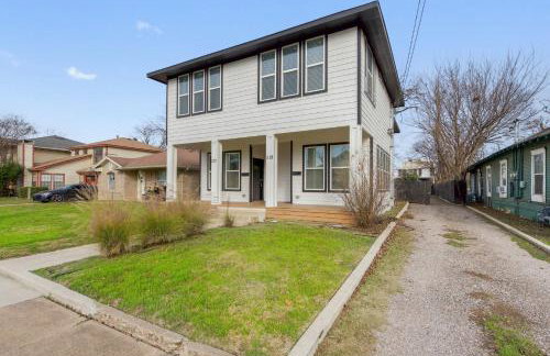3BR Duplex - Walk to Bishop Arts - Fenced Yard - Foto 24
