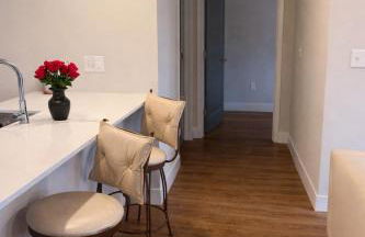 Modern Furnished 1-Bedroom in Suburban Area - Foto 1