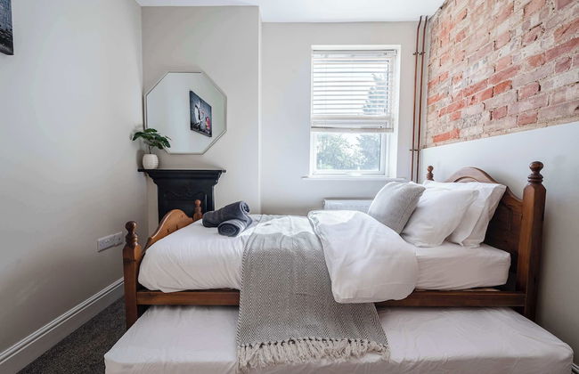 Host Stay Sherrington Road Abode - Photo 16