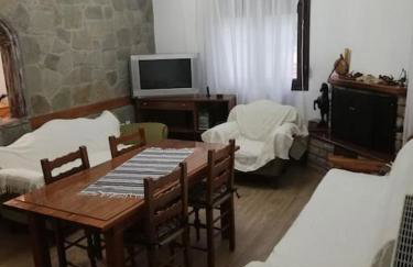 Παραδοσιακο σπιτι με εσωτερικο τζακι - Foto 2