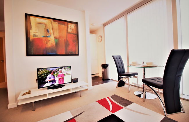 Solace Apartment Milton Keynes - Photo 16