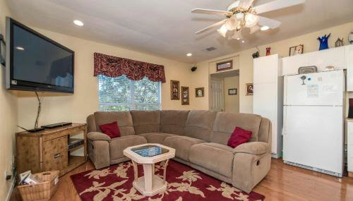 Joyful Cottage Rental for Couples with Poolside Cabana near San Antonio, TX - Foto 2