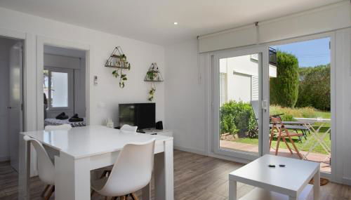 Apartament amb piscina i aparcament - Baixos amb jardinet - Foto 3