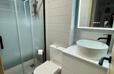 Modern Apt by Beach & Old Town with pool - Foto 11