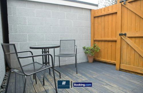 2 Bed House By Southern Stays Short Lets & Serviced Accommodation Bournemouth With Parking - Relocation & Family, 1km From The Beach - Photo 58