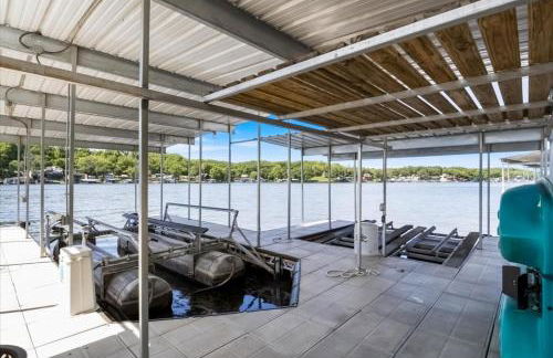 Life's Better At The Lake - Foto 40