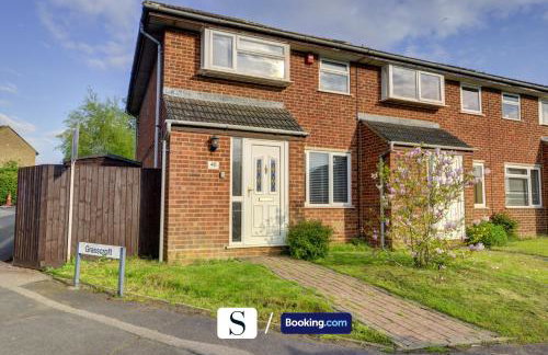 LastMinOffer 10pc Off I A Lovely Executive Home for Families or Contractors I A Lovely Garden and Parking Space I Wifi I Early check-in or Long Term Rates Available I SILVA Short Term Lets 4 out of 5 from over 650 stays - Photo 9