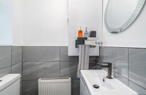 Family Friendly, Cosy 3 bed Home - Pass the Keys - Foto 19