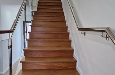 B - Elegent 2 Bedroom Modern Townhouse - Foto 10