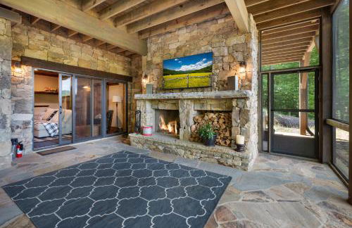 Copperline Lodge - Luxury Creekside Retreat - Creekside Views, Hot Tub, Game Room, Outdoor Fireplaces, Chef Kitchen, Fire Pit - - Foto 51