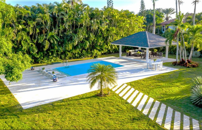 Serene Ultimate Private Paradise Villa - Photo 11