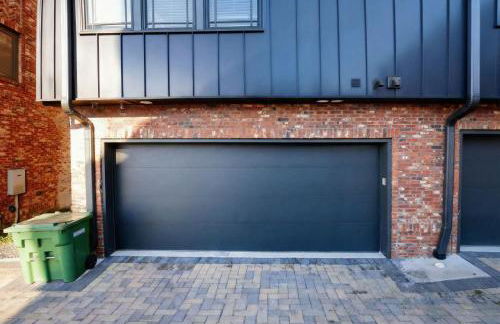 Skyline Views with Double Rooftop Deck & Game Room - Foto 49