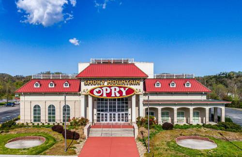 Indoor Pvt Pool, Pkyway, 44, HotTub, BBQ, King - Photo 49