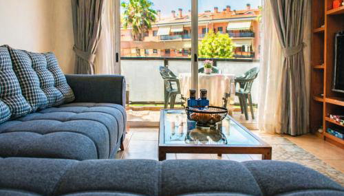 Apartamento Santa Cristina & Bright 2BR with Balcony, Pool & Garden View- Fenals - Photo 2