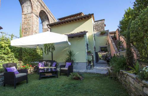 La Dimora dei Conti, Indulge in a Country Farmhouse Apartment with Jacuzzi Facing the Town! - Foto 115