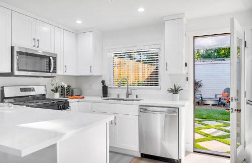 Cozy Cottage, Brand New, fully Private, walk to Everything - Foto 9