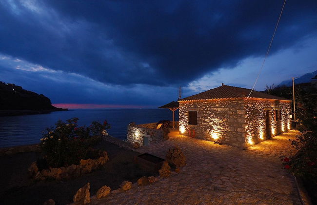 Sofia Limeni Seafront - Photo 20