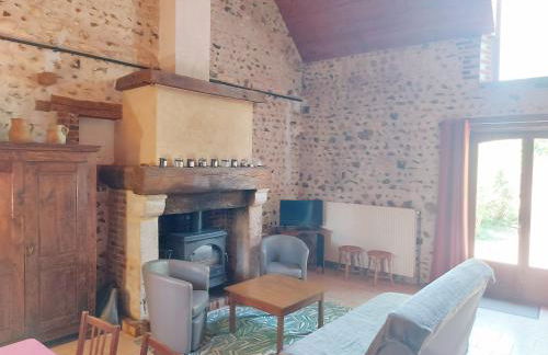 Gîte chaleureux dans un ancien corps de ferme avec wifi, cheminée et grand jardin à Châteaudun - FR-1-581-71 - Foto 4