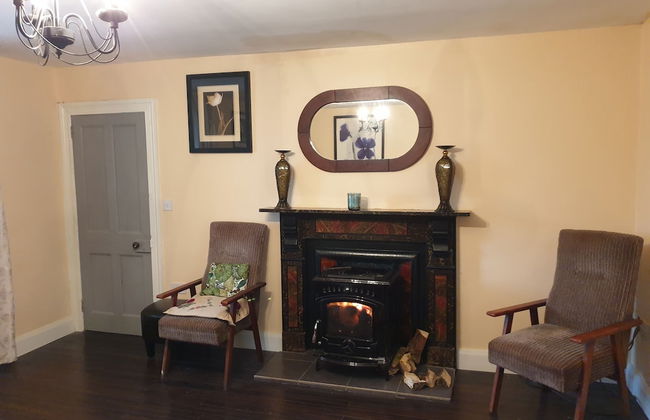 Captivating 3-bed House - Photo 8