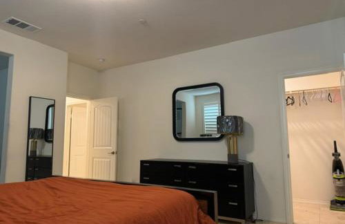 Elegant Retreat with Private Luxurious Gen Suite - Foto 56