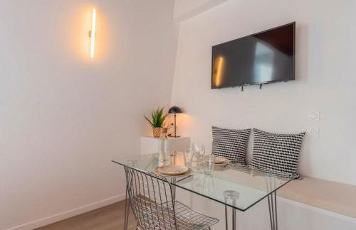 Studio équipé côté cour, parking gratuit - Foto 10