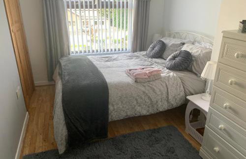 House - Sleeps 4 with Cozy Fireplace - Foto 48