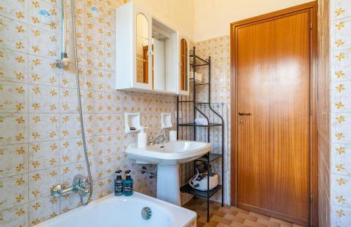 Spacious mountain view attic apartment - Foto 8