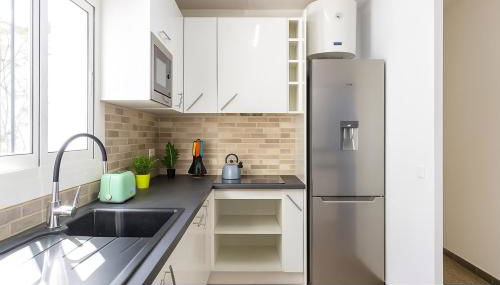 Cambrils Beach - 8 min to Beach - AC - WiFi - Terrace - 8 Guests - Photo 4