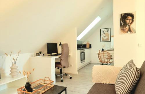 Homestay-Stylish, Zentral- Loft Apartment-Parking - Photo 3