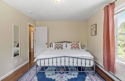Hot Tub! LRG Home! Sleeps 24!Near Ithaca! Dogs OK - Foto 23